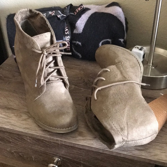 Brown Old Navy Booties ! - Picture 3 of 5